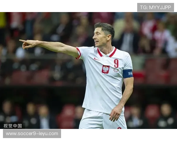 莱万多夫斯基再获世界足球先生!2021年击败梅西蝉联,球迷:万万没想到 莱万多夫斯基再获世界足球先生!2021年击败梅西蝉联,球迷:万万没想到